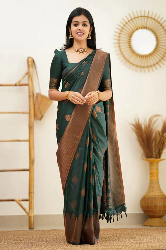 DARK GREEN PURE SOFT SILK SAREE WITH CONFOUNDING BLOUSE PIECE