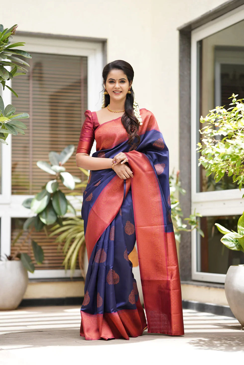 NAVY BLUE PURE SOFT SILK SAREE WITH ATTRACTIVE BLOUSE PIECE