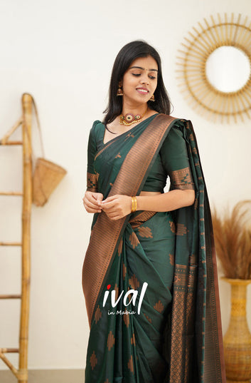 DARK GREEN PURE SOFT SILK SAREE WITH CONFOUNDING BLOUSE PIECE