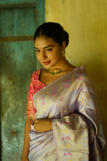 LAVENDER PURE SOFT SILK SAREE WITH TWIRLING BLOUSE PIECE