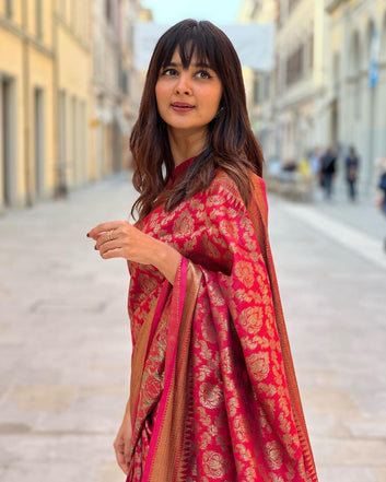 RED PURE SOFT SILK SAREE WITH MOIETY BLOUSE PIECE