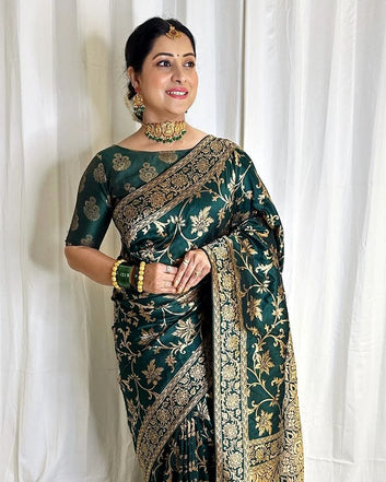 GREEN PURE SOFT SILK SAREE WITH TWIRLING BLOUSE PIECE