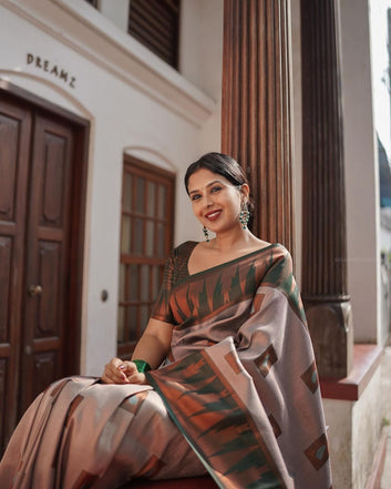GREEN PURE SOFT SEMI SILK SAREE WITH ATTRACTIVE BLOUSE PIECE
