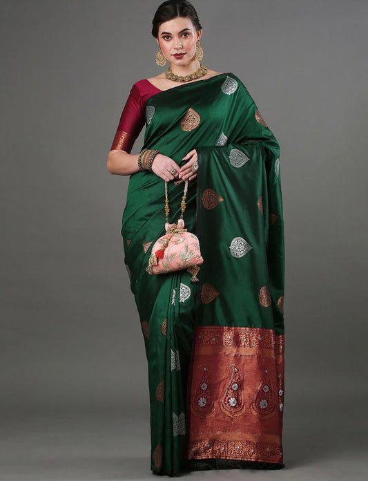 Desuetude Green Soft Silk Saree With Assemblage Blouse Piece