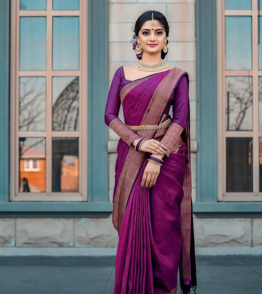 Snazzy Purple Soft Silk Saree With Vestigial Blouse Piece