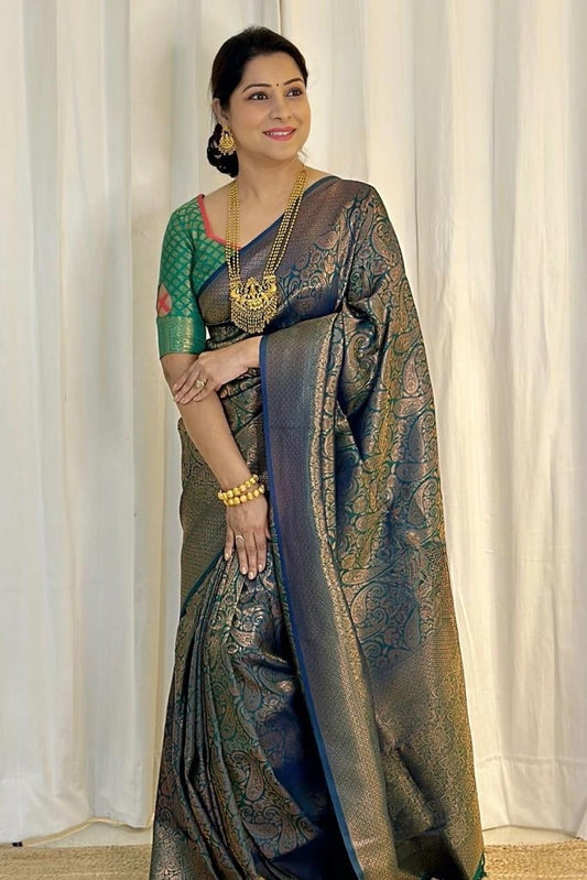 Imaginative Green Soft Silk Saree With Glittering Blouse Piece