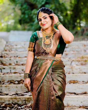 Snappy Dark Green Soft Silk Saree With Unequalled Blouse Piece