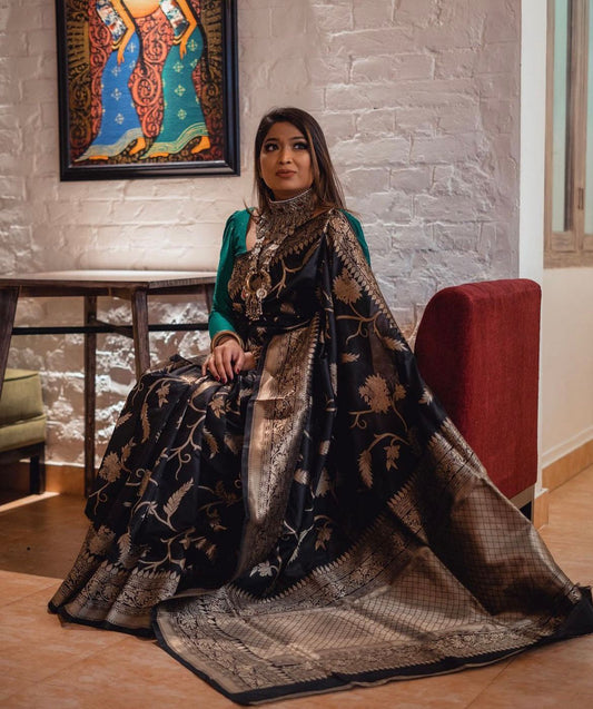 Energetic Black Soft Silk Saree With Staring Blouse Piece