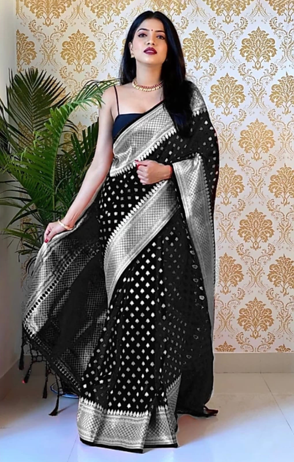 Lissome Black Soft Silk Saree With Panoply Blouse Piece