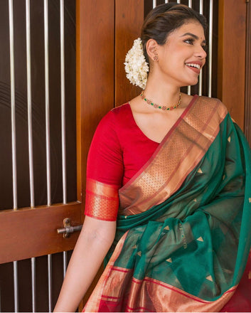 Panoply Green Soft Silk Saree With Magnetic Blouse Piece