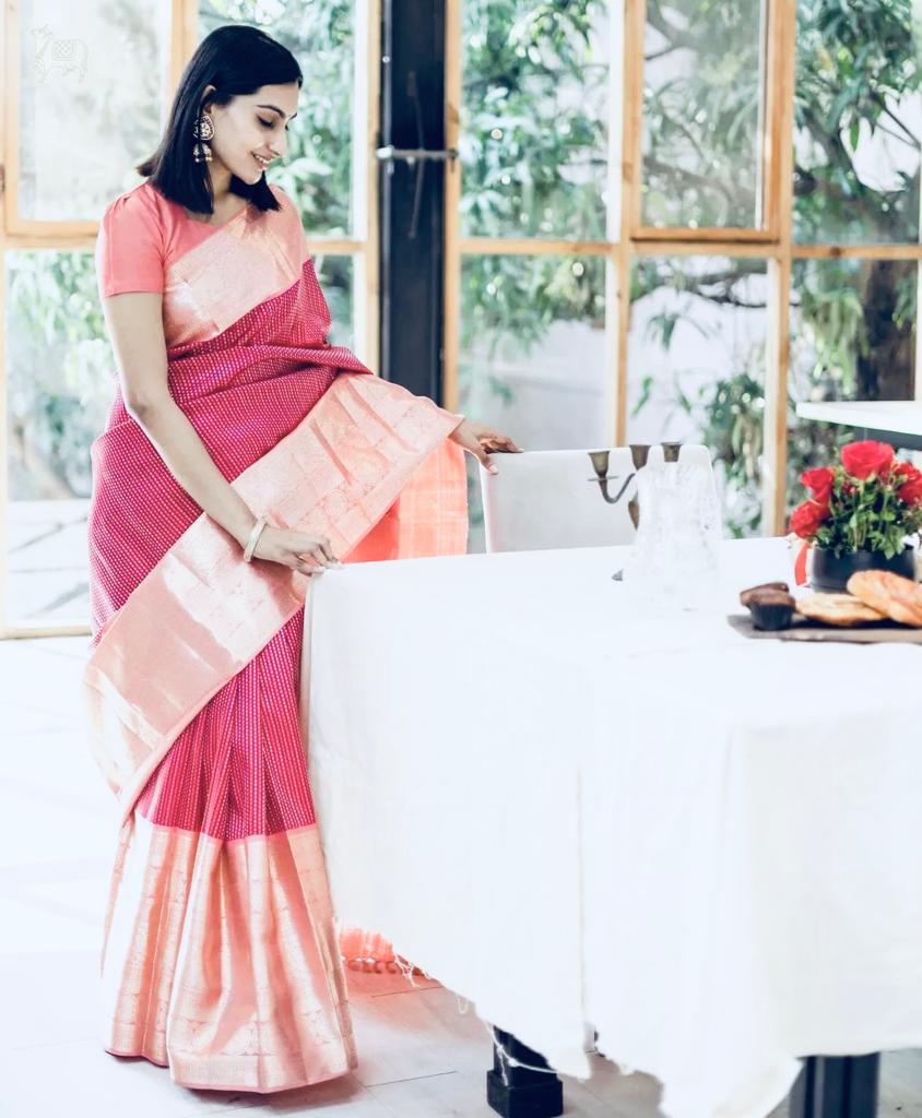 Mesmerising Pink Soft Silk Saree with Beautiful Blouse Piece
