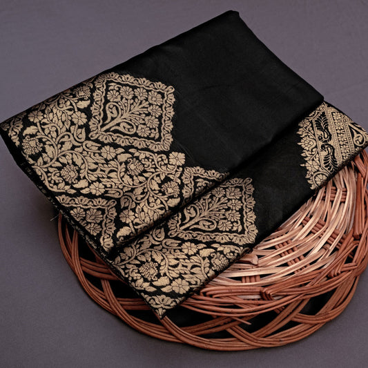 Fragrant Black Soft Silk Saree With Vestigial Blouse Piece