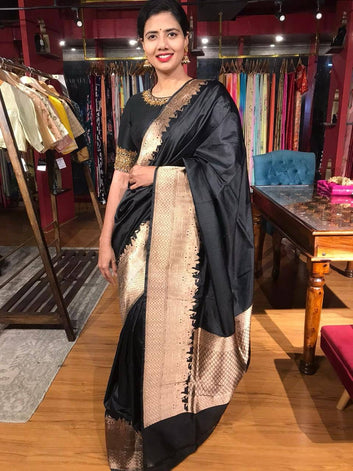 Arresting Black Soft Silk Saree With Demanding Blouse Piece