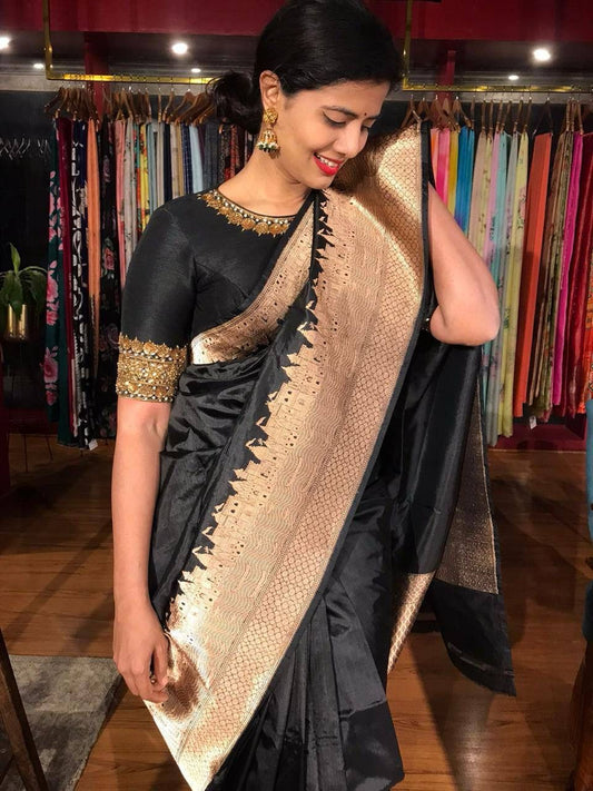 Arresting Black Soft Silk Saree With Demanding Blouse Piece