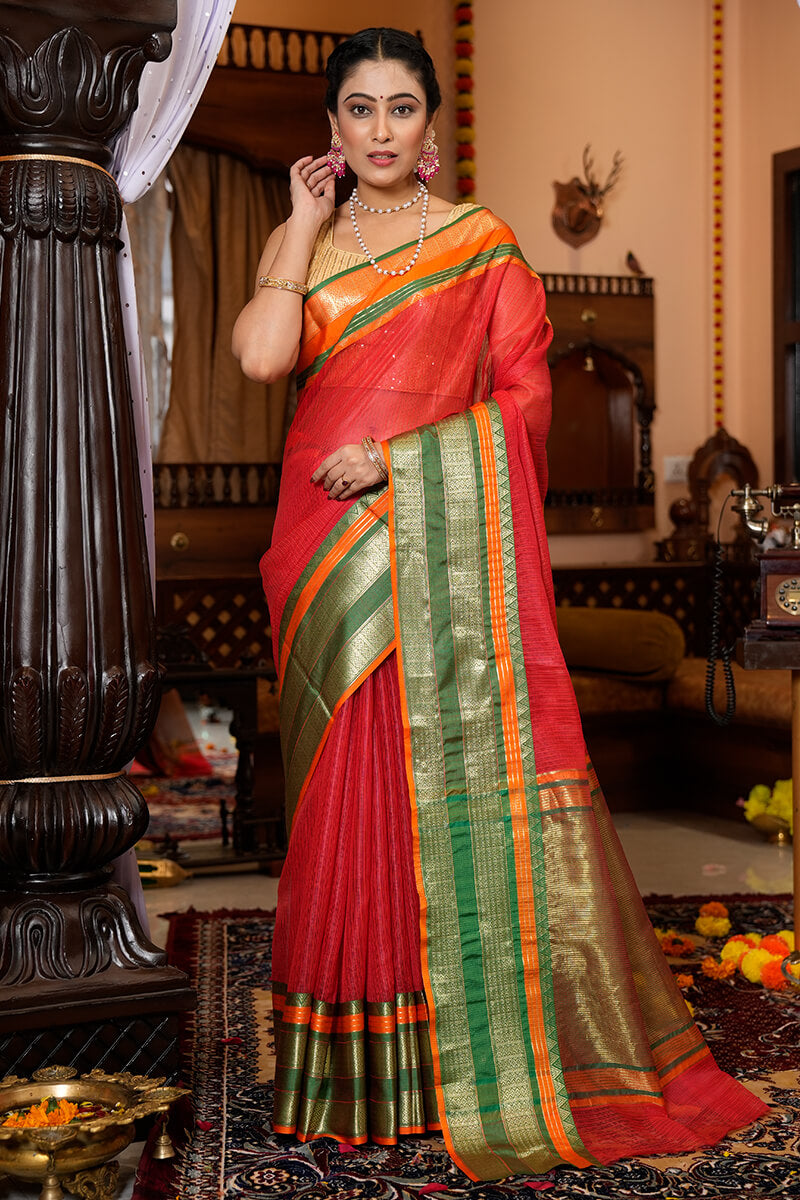 Symmetrical Red Soft Silk Saree With Amiable Blouse Piece