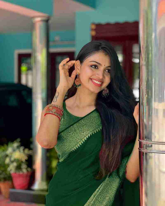 Dissemble Green Soft Silk Saree With Fairytale Blouse Piece