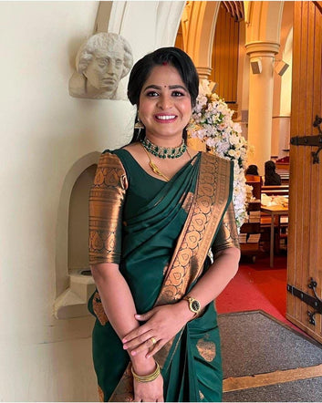 Lovely Green Soft Silk Saree With Gorgeous Blouse Piece