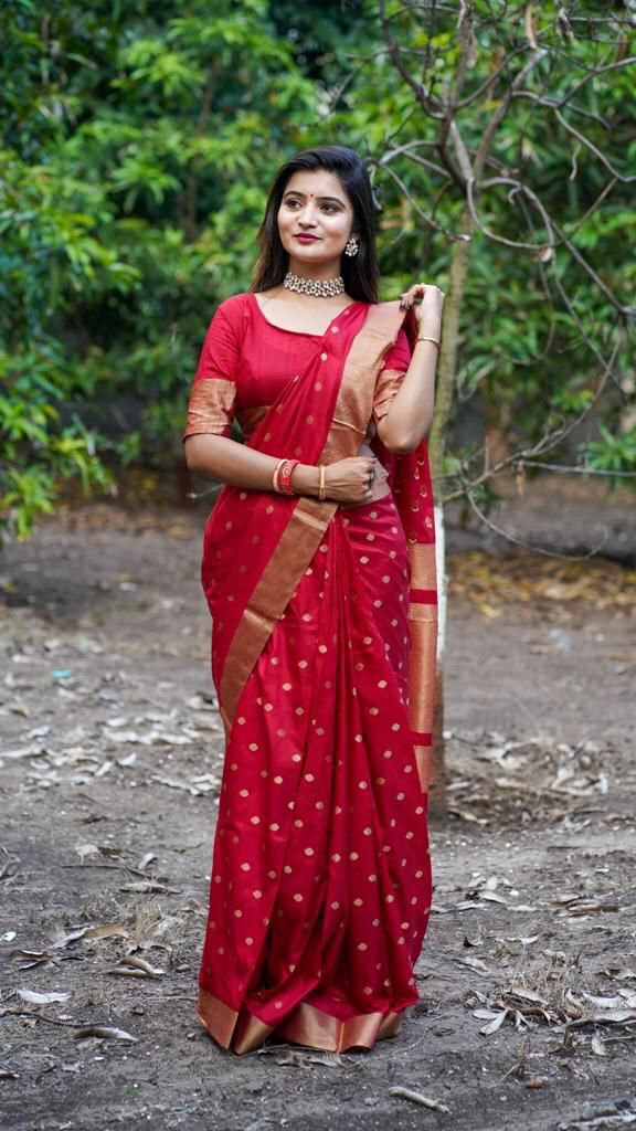 Lagniappe Red Soft Silk Saree With Exquisite Blouse Piece