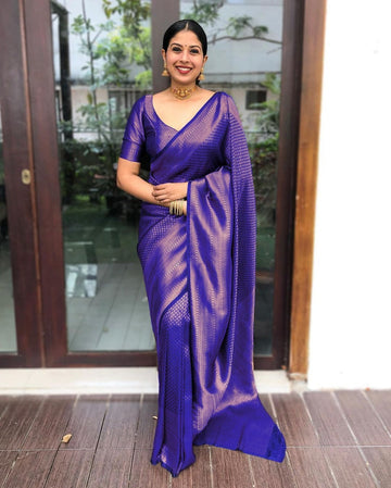 Exceptional Blue Soft Silk Saree With Inspiring Blouse Piece