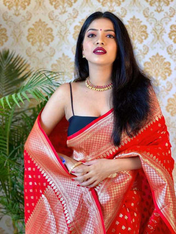 Gratifying Red Soft Banarasi Silk Saree With Glowing Blouse Piece